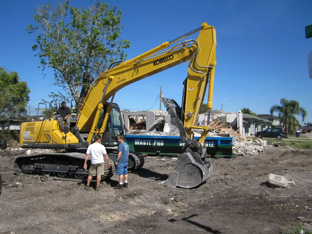 Hercules Miami Demolition in 8931 Southwest 200th Street, Cutler Bay, FL, USA